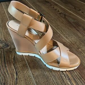 Women’s wedge sandals